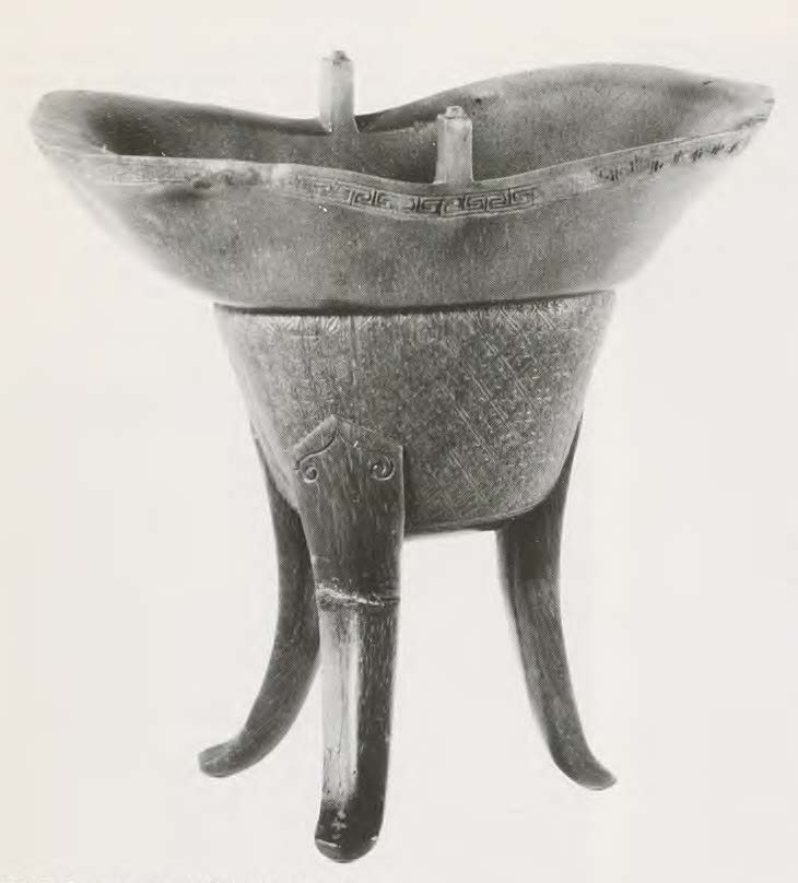 Horn cup on stand