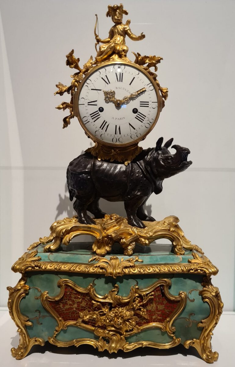 Rhino clock 1755