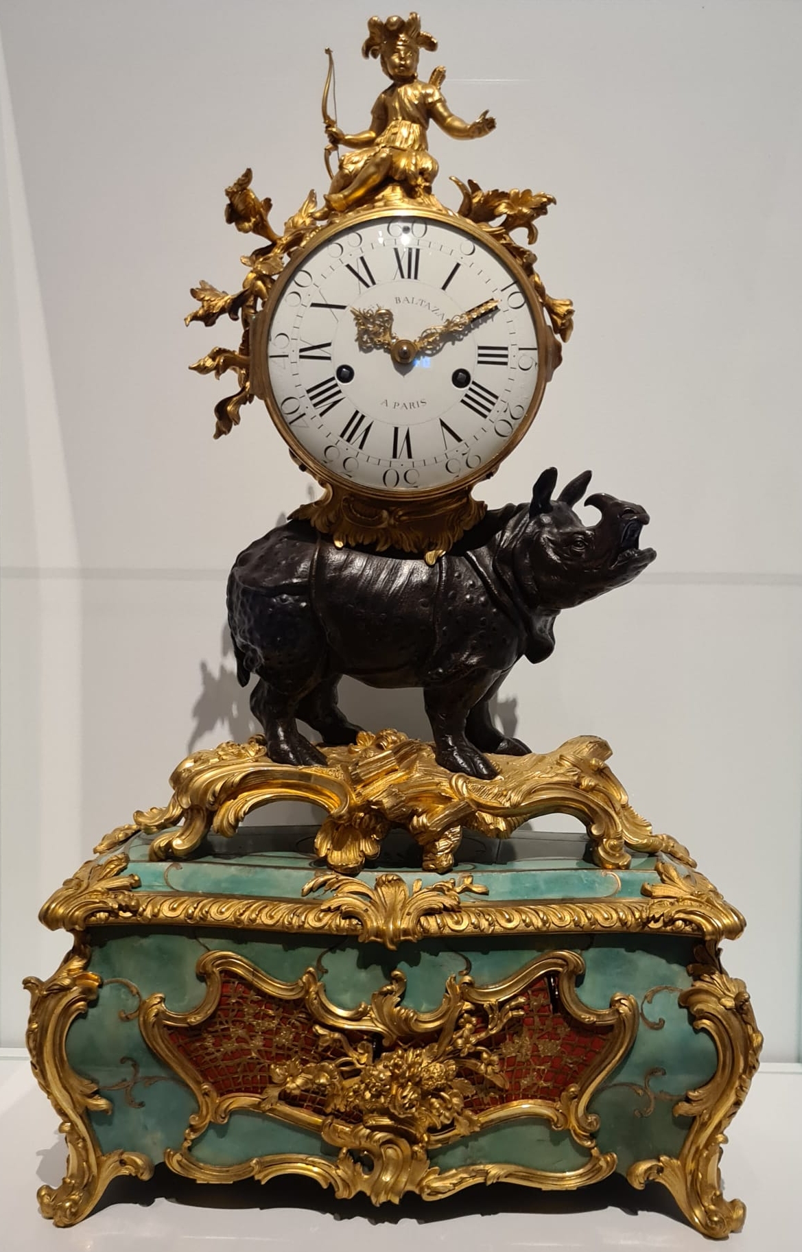 Rhino clock 1755